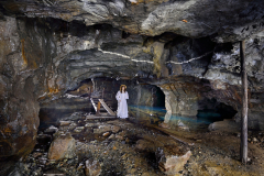 Velká komora s jezírkem poblíž Božího Daru