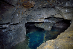 Velká komora s jezírkem poblíž Božího Daru