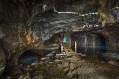 Velká komora s jezírkem poblíž Božího Daru