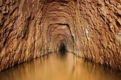 Poměrně dlouhá štola železorudného dolu v Brdech