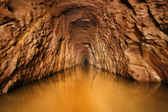 Poměrně dlouhá štola železorudného dolu v Brdech