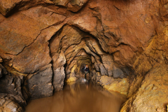 Štola na Zaječovsku, dříve vodní zdroj.