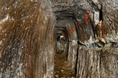 Stará ručně tesaná chodba v ODD