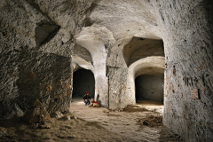 Prostory mimo prohlídkovou trasu - pes s jinými lidmi