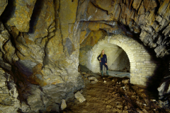 Vyzděná úpadnice dolu u Berouna