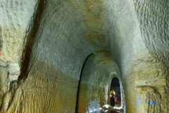 Kaolínový důl v Ortech je soustava několika do vějíře uspořádaných systémů, sestávajících z chodeb a jejich křižovatek.