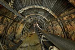 Chodba č. 744 s pásovým dopravníkem