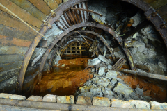 Pohled do soustavy vodního hospodářství - vyražený prostor pro důlní vody odkud se čerpaly nahoru.