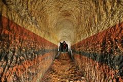 Jedna ze štol v Kounovské sloji - černé uhlí